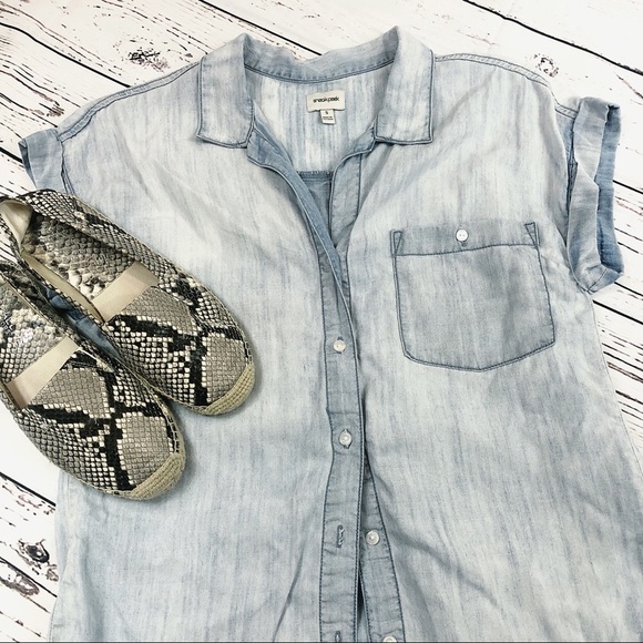 Sneak Peek Tops - Sneak Peek Faded Blue Jean Top